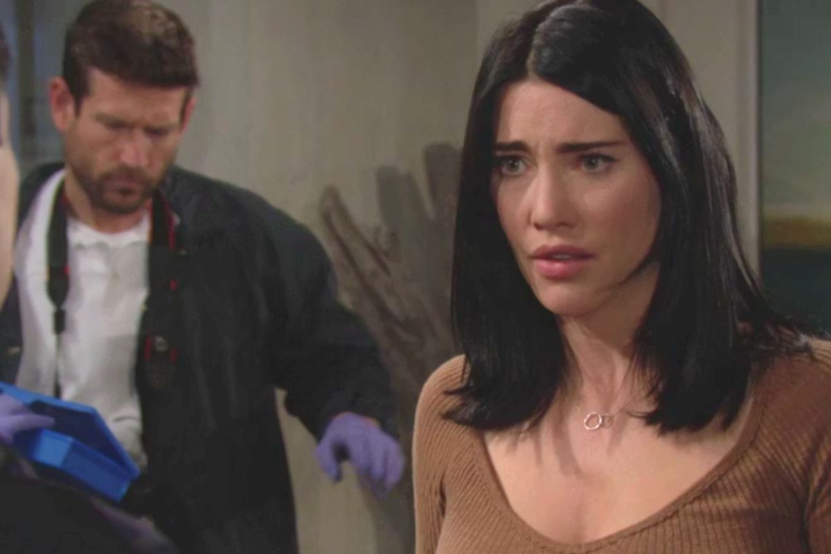 Polizia forense a casa di Steffy