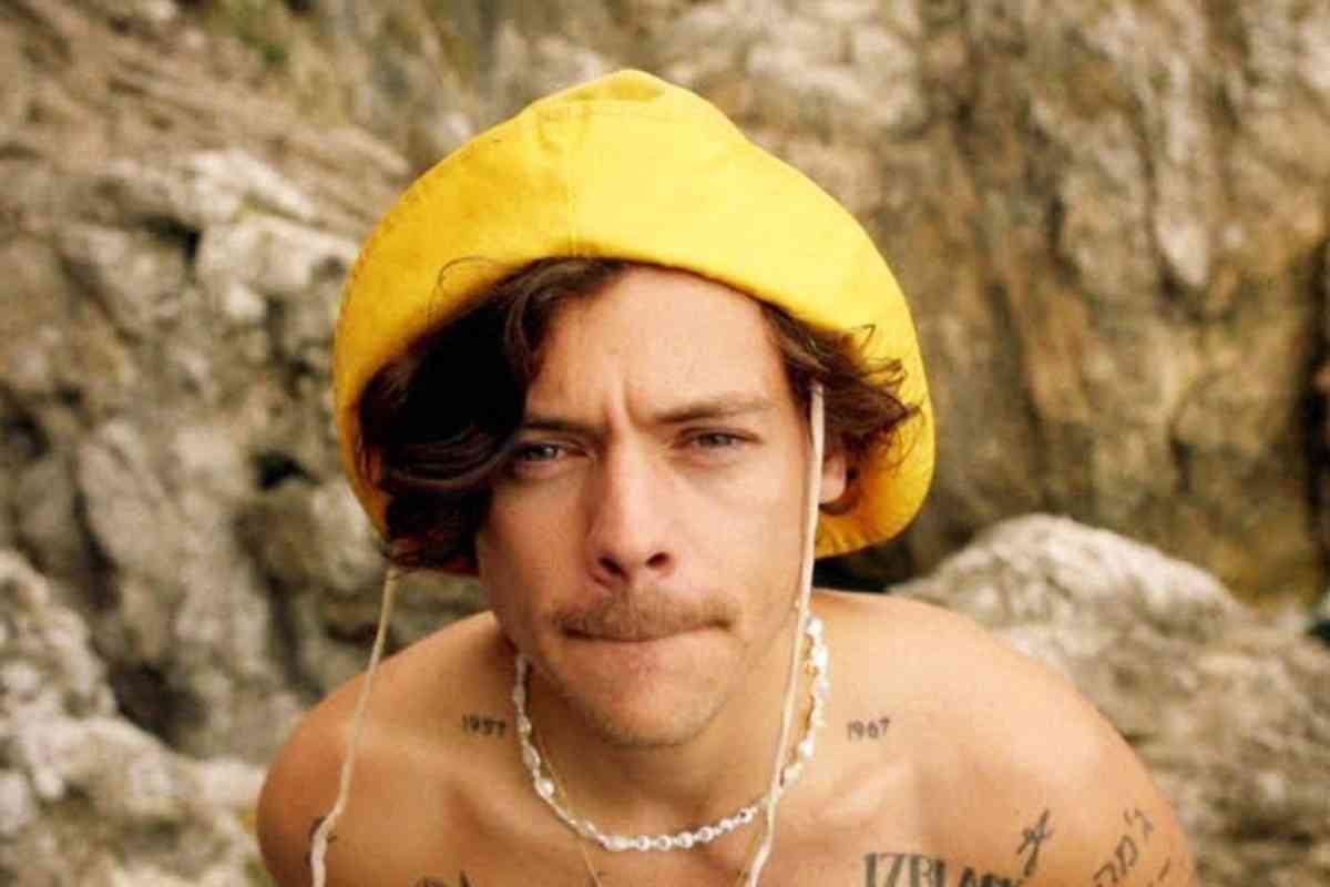 harry styles in un videoclip