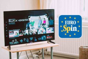 Un televisore in salotto